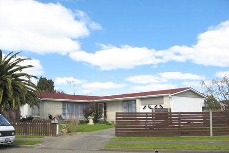 Photo of property in 5 Walker Crescent, Bulls, 4818