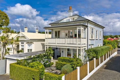 Photo of property in 45 King Edward Parade, Devonport, Auckland, 0624