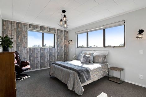 Photo of property in 11 Leatham Avenue, Strandon, New Plymouth, 4312