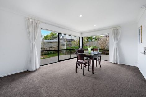 Photo of property in 20 Mackwell Road, Fairview Heights, Auckland, 0632
