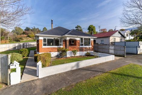Photo of property in 1 Glenross Street, Glenross, Dunedin, 9011