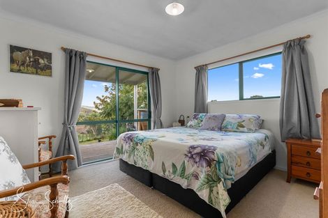 Photo of property in 105 Gorge Road, Maungaturoto, 0520