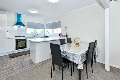 Photo of property in 2 Secretariat Place, Randwick Park, Auckland, 2105