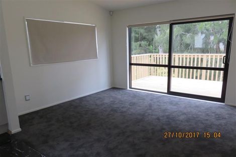 Photo of property in 5 Fernhaven Place, Massey, Auckland, 0614