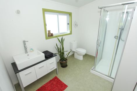 Photo of property in 5 Karioi Crescent, Raglan, 3225