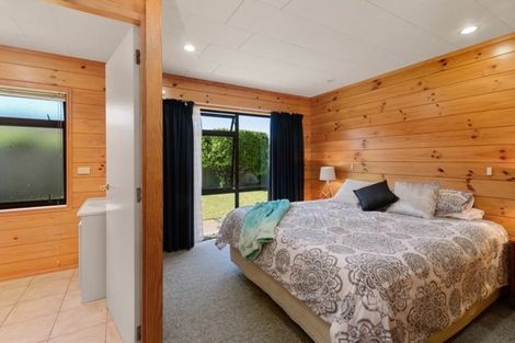 Photo of property in 10 Heaphy Place, Pukehangi, Rotorua, 3015