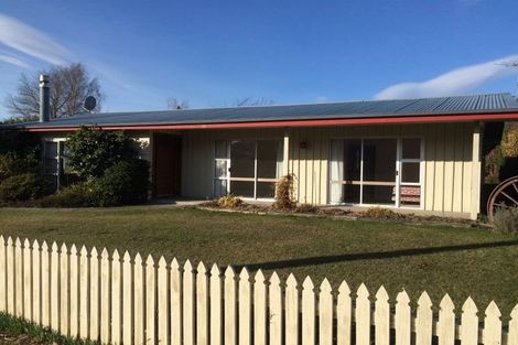 Photo of property in 181 Beacon Point Road, Wanaka, 9305