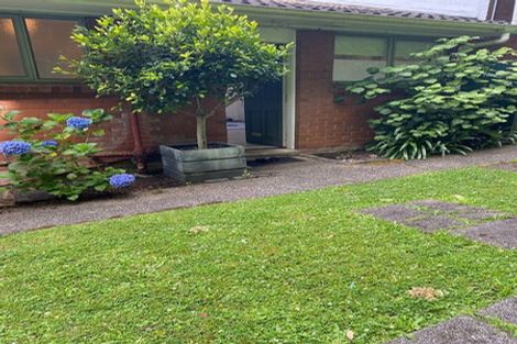 Photo of property in 4/2b Queensway, Three Kings, Auckland, 1024