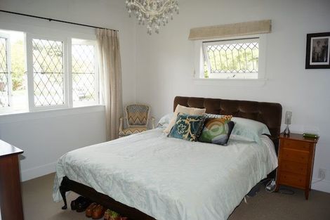 Photo of property in 4 Pasadena Avenue, Point Chevalier, Auckland, 1022