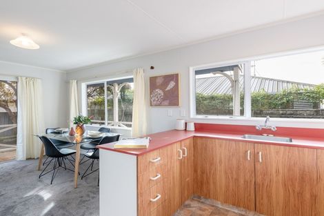 Photo of property in 2/62 Parkers Road, Tahunanui, Nelson, 7011