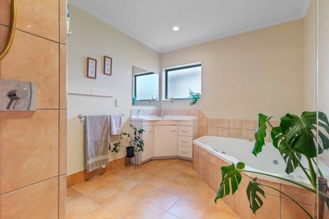 Photo of property in 53 Duke Street, Levin, 5510