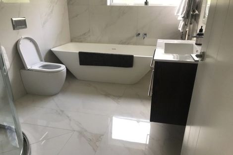 Photo of property in 32 Ngahere Views, Orewa, 0931