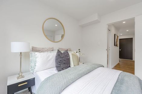 Photo of property in 10/6 Woodhouse Place, West Harbour, Auckland, 0618