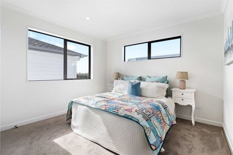 Photo of property in 33d Roseberry Avenue, Birkenhead, Auckland, 0626