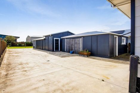 Photo of property in 60 Egmont Street, Hawera, 4610