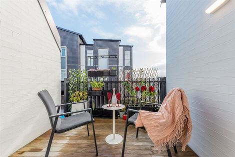 Photo of property in 2 Mayfly Lane, Hobsonville, Auckland, 0616