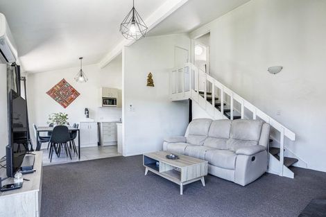 Photo of property in 1/4 Eugen Place, Bayview, Auckland, 0629