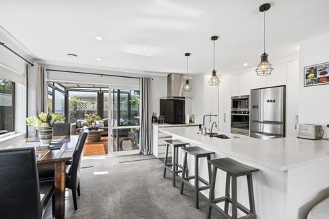 Photo of property in 1a Camp Street, Heretaunga, Upper Hutt, 5019