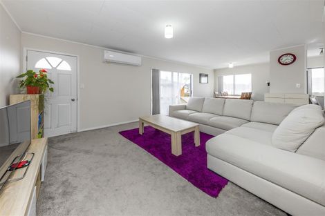 Photo of property in 1/25 Kopara Place, Clendon Park, Auckland, 2103