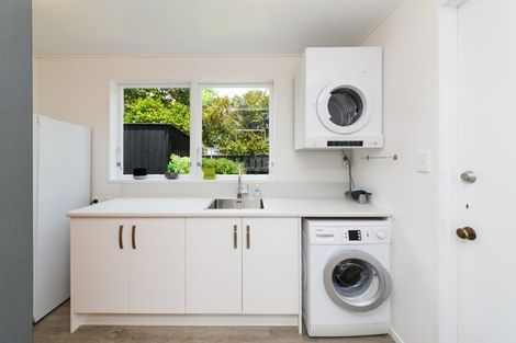 Photo of property in 26 Manapouri Crescent, Hokowhitu, Palmerston North, 4410