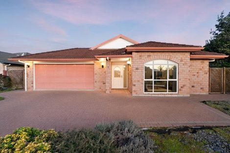 Photo of property in 5 Castlehill Court, Wattle Downs, Auckland, 2103