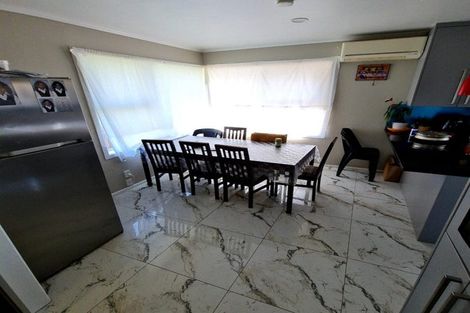 Photo of property in 6 Scanlen Terrace, Kelston, Auckland, 0602