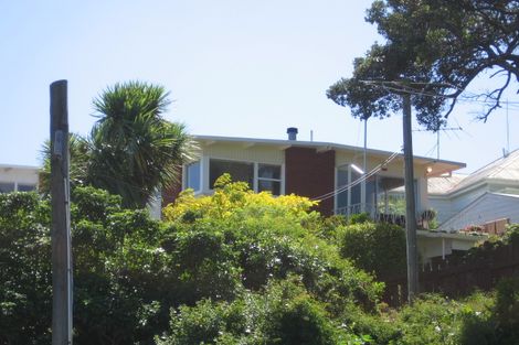 Photo of property in 2/4 Beach Road, Castor Bay, Auckland, 0620
