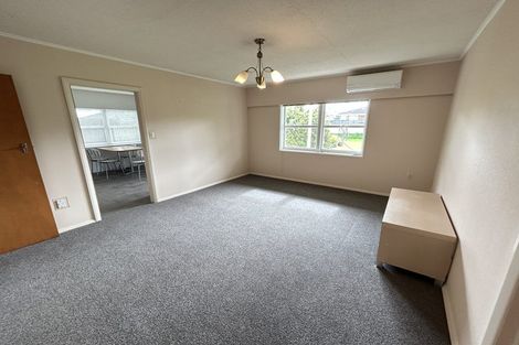 Photo of property in 220 Te Atatu Road, Te Atatu South, Auckland, 0610