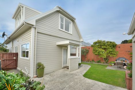 Photo of property in 120 Hargest Crescent, Saint Clair, Dunedin, 9012