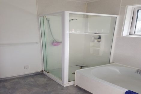 Photo of property in 139 Taylor Terrace, Tawa, Wellington, 5028