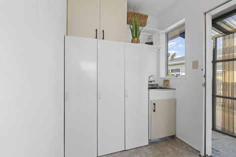 Photo of property in 1/35 Clemow Road, Fitzroy, New Plymouth, 4312