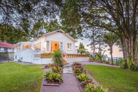 Photo of property in 114 Scenic Drive, Titirangi, Auckland, 0604