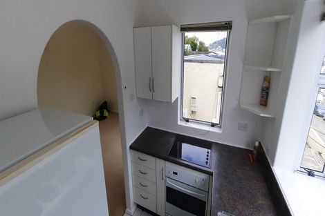 Photo of property in 64 Rolleston Street, Mount Cook, Wellington, 6021