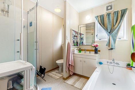 Photo of property in 1/18 Lynn Road, Bayview, Auckland, 0629