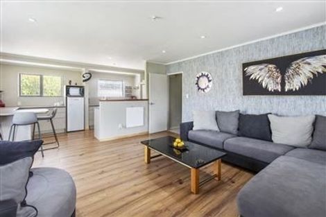 Photo of property in 19 Mellsop Avenue, Waiuku, 2123