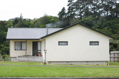 Photo of property in 82 Riversdale Drive, Merrilands, New Plymouth, 4312