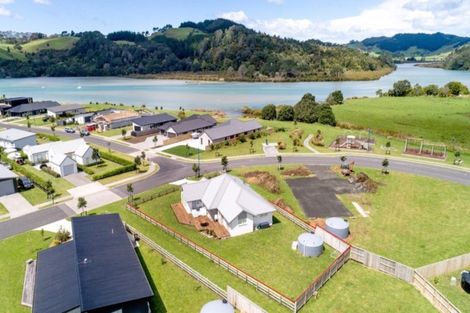 Photo of property in 37 Longreach Drive, Cooks Beach, Whitianga, 3591