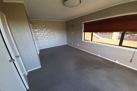 Photo of property in 2a Korotaha Terrace, Rothesay Bay, Auckland, 0630