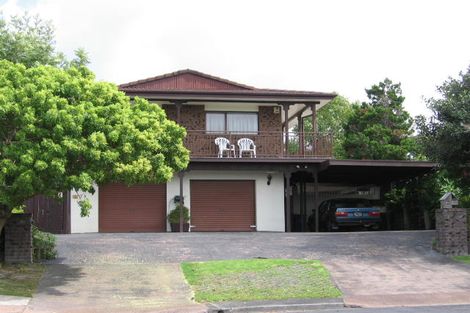 Photo of property in 21 Darlington Place, Glendene, Auckland, 0602
