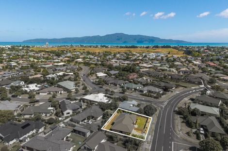 Photo of property in 136 Guildford Drive, Paraparaumu Beach, Paraparaumu, 5032