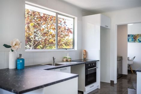 Photo of property in 9 Juniper Road, Sunnynook, Auckland, 0620