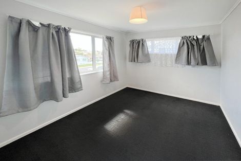 Photo of property in 20 Thornlow Street, Glendene, Auckland, 0602