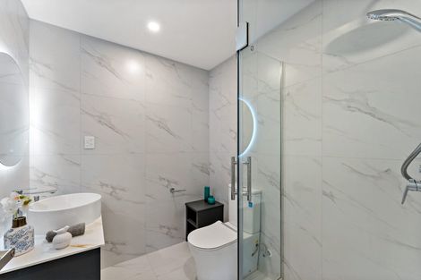 Photo of property in 20 Mara Way, Sunnyvale, Auckland, 0612