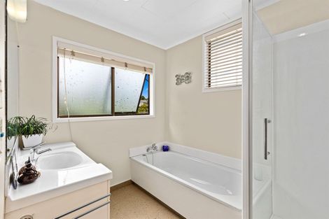 Photo of property in 16 Newstead Avenue, Browns Bay, Auckland, 0632