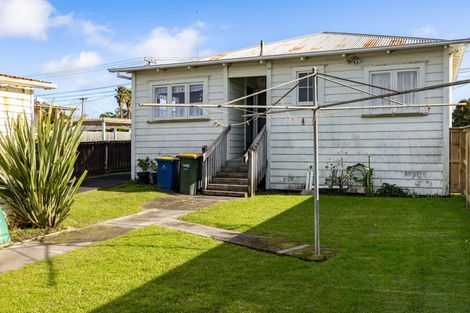 Photo of property in 46 Titirangi Road, New Lynn, Auckland, 0600