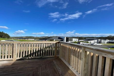 Photo of property in 4 Celestial Crescent, Orewa, 0931