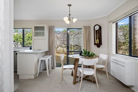 Photo of property in 16 Ranch Place, Pukekohe, 2120