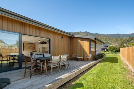 Photo of property in 11b Beach Road, Waikawa, Picton, 7220