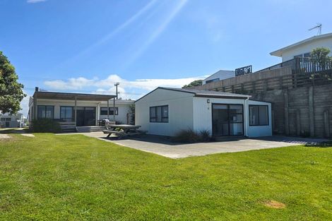 Photo of property in 213 Pukehina Parade, Pukehina, 3189