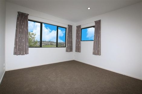Photo of property in 24/22 Northcross Drive, Oteha, Auckland, 0632